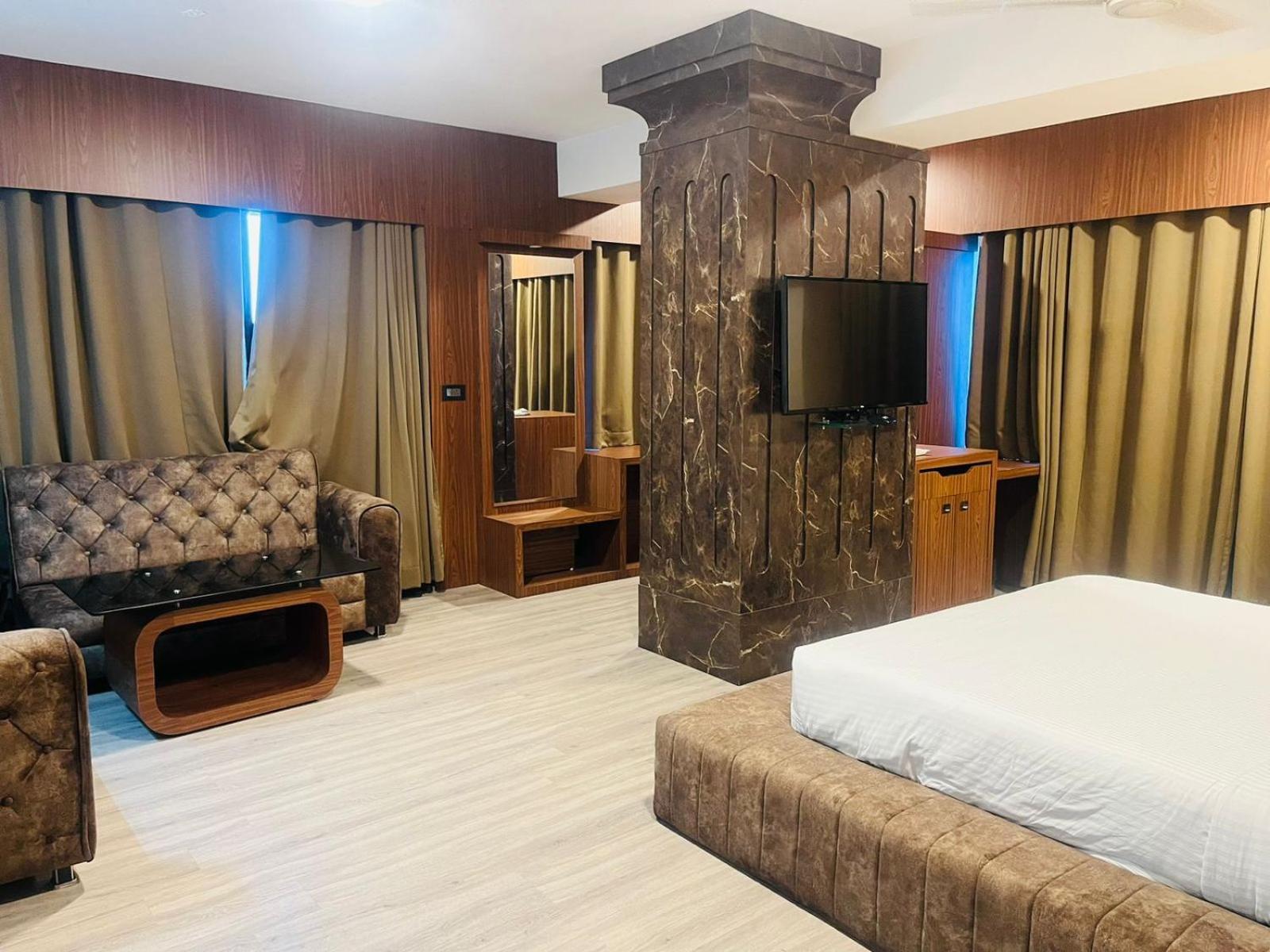 Hotel Rajmahal Gauháti Kültér fotó